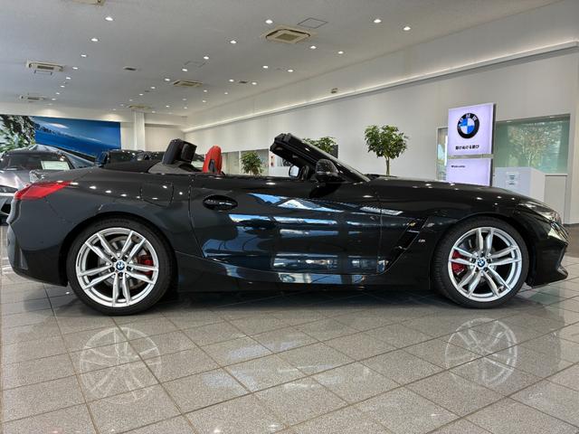 Ｚ４ ｓＤｒｉｖｅ２０ｉ　Ｍスポーツ　レザーシート　フルセグＴＶチューナー　ＬＥＤヘッドライト　１９インチアルミホイール　ＥＴＣ　ＡＣＣ（4枚目）