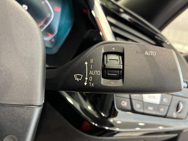 Ｚ４ ｓＤｒｉｖｅ２０ｉ　Ｍスポーツ　レザーシート　フルセグＴＶチューナー　ＬＥＤヘッドライト　１９インチアルミホイール　ＥＴＣ　ＡＣＣ（17枚目）