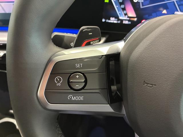 アクティブクルーズコントロールは前車追従式のクルーズコントロールです。渋滞時にも便利です。