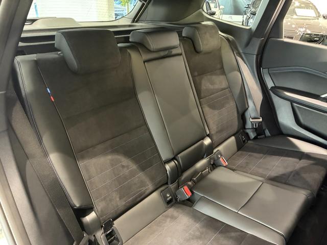 リヤシートはＩＳＯ　ＦＩＸ対応でチャイルドシートの脱着も簡単