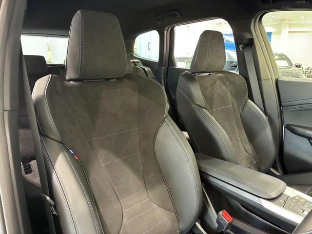 シートヒーター付きです。３段階の温度調節も可能です。冬は暖房よりも先に暖まりとても重宝します。