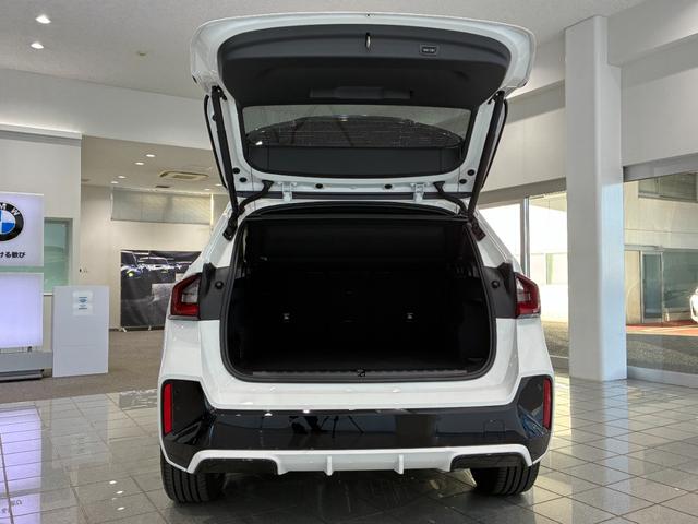 ☆　当社はサービス工場併設でございます。点検車検はもちろんお車へのアドバイスもサービススタッフがさせて頂いております。ＢＭＷマイスターも在籍しており、もしもの時も迅速に対応出来る様に心がけております。