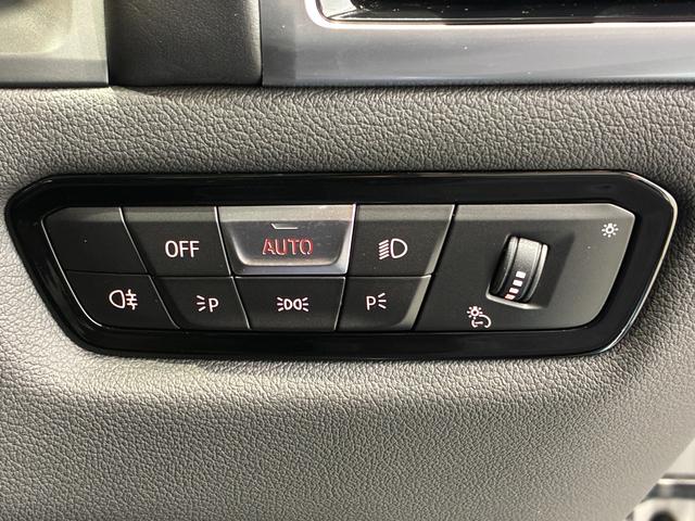 8シリーズ M850i xDrive グランクーペ 全国2年保証 Mパフォーマンスパッケージ ガラスサンルーフ フルセグTVチューナー B&Wスピーカー レザーシート パワーリアゲート LEDヘッドライト 19インチアルミホイール ETC ACC(15枚目)