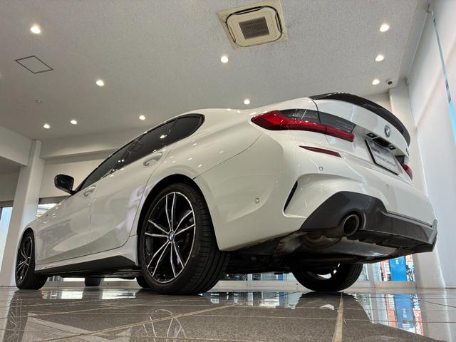 ☆　この度は弊社車両をご覧頂きまして誠にありがとうございます。ご質問、お問合せは何なりとご連絡くださいませ。ご検討の程よろしくお願い致します。無料電話は００７８−６０４２−１２３１になります。