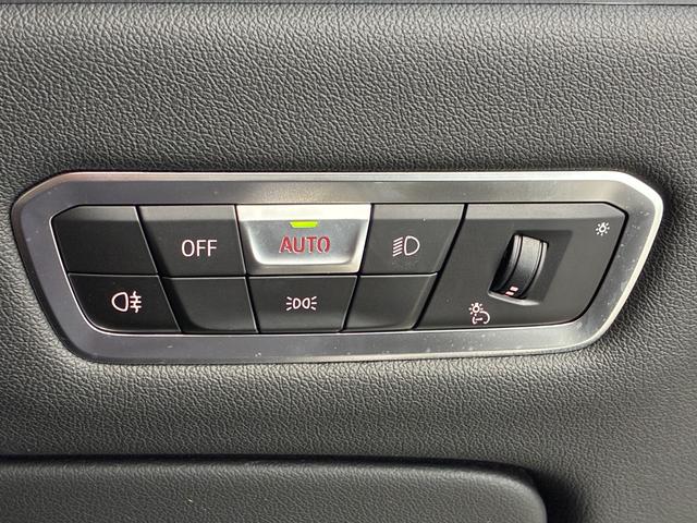 ＬＥＤライトは太陽光の特性に近く優れた視認性を発揮します。光軸調整も自動で行います。