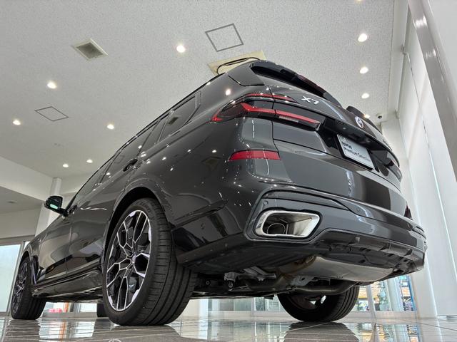 ☆　この度は弊社車両をご覧頂きまして誠にありがとうございます。ご質問、お問合せは何なりとご連絡くださいませ。ご検討の程よろしくお願い致します。無料電話は００７８−６０４２−１２３１になります。