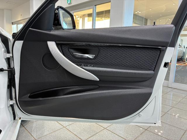 3シリーズ 318i Mスポーツ ハーフレザーシート リアバックカメラ LEDヘッドライト 18インチアルミホイール ACC ETC(32枚目)