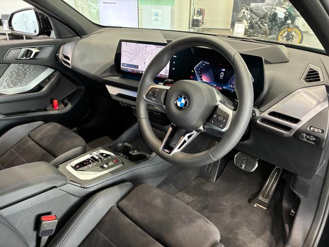 1シリーズ 120 Mスポーツ アルカンタラヴェガンザコンビ電動リアゲートシートヒーター(8枚目)