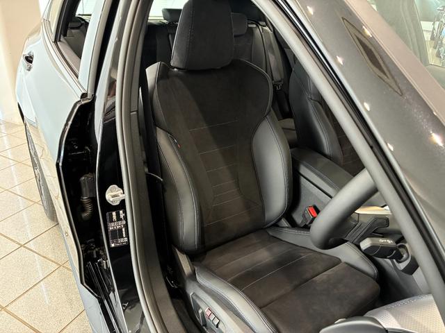 1シリーズ 120 Mスポーツ アルカンタラヴェガンザコンビ電動リアゲートシートヒーター(9枚目)