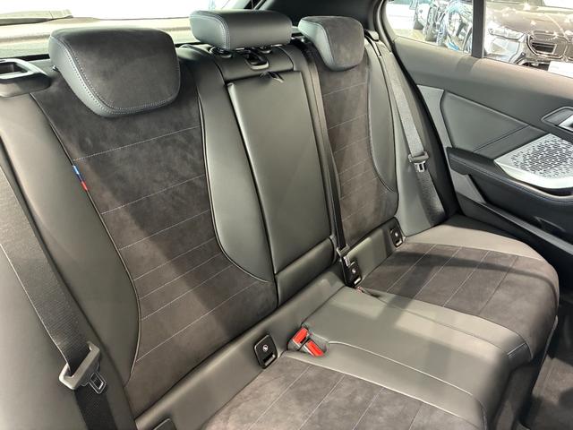 1シリーズ 120 Mスポーツ アルカンタラヴェガンザコンビ電動リアゲートシートヒーター(13枚目)