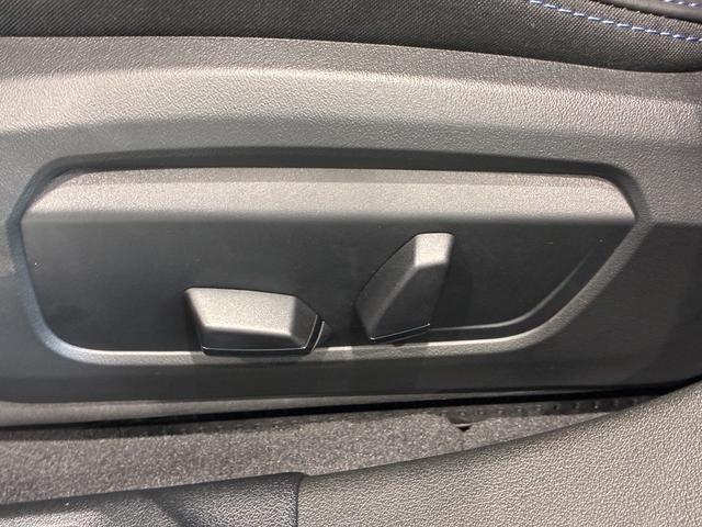 1シリーズ 120 Mスポーツ アルカンタラヴェガンザコンビ電動リアゲートシートヒーター(16枚目)