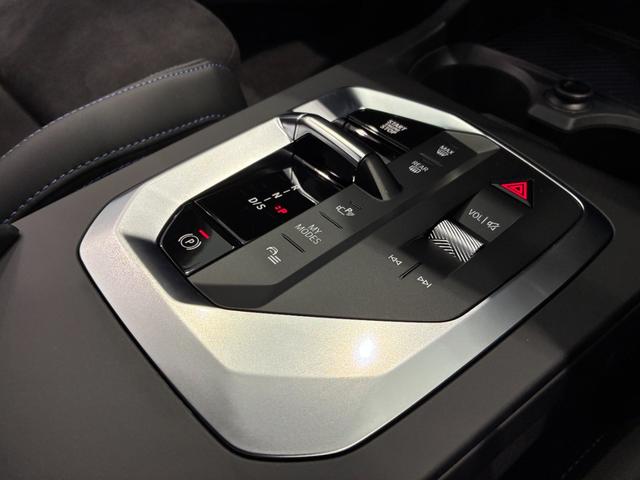 1シリーズ 120 Mスポーツ アルカンタラヴェガンザコンビ電動リアゲートシートヒーター(22枚目)