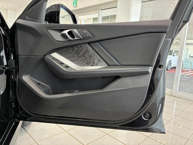 1シリーズ 120 Mスポーツ アルカンタラヴェガンザコンビ電動リアゲートシートヒーター(35枚目)