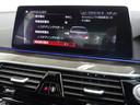 衝突被害軽減ブレーキと車線逸脱警告がついています。