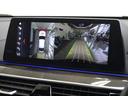 リヤビューカメラはガイドライン付き ハンドル操作に応じて進行方向を示してくれます。車庫入れもスムーズです。