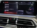 衝突被害軽減ブレーキと車線逸脱警告がついています。