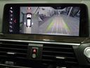 リヤビューカメラはガイドライン付き ハンドル操作に応じて進行方向を示してくれます。車庫入れもスムーズです。