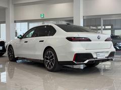 ２年間、走行距離無制限の安心保証ＢＭＷ　Ｐｒｅｍｉｕｍ　Ｓｅｌｅｃｔｉｏｎです。お客様のＢＭＷライフを手厚くサポート致します。お気軽にお問い合わせください。無料電話　００７８−６０４２−１２３１ 3