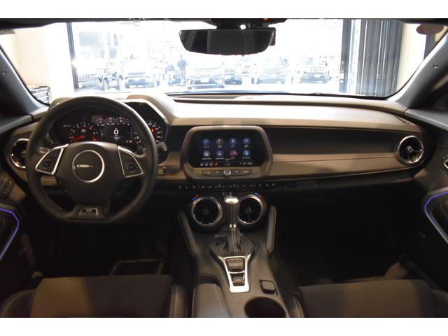 シボレーカマロ ファイナルエディション　国内５０台限定　正規ディーラー車　ワンオーナ－　新車保障継承　ファイナルモデル　ＡｐｐｌｅＣａｒＰｌａｙ／ＡｎｄｒｏｉｄＡｕｔｏ　デジタルインナーミラー　ＢＯＳＥスピーカー　ドラレコ　ＥＴＣ２．０（7枚目）