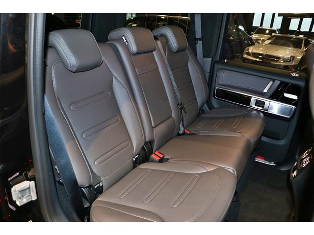 Ｇクラス Ｇ４５０ｄ　ＡＭＧラインパッケージ　ＭＡＮＵＦＡＫＴＵＲプログラム　ロゴパッケージ　ボディ同色スペアタイヤリング（16枚目）