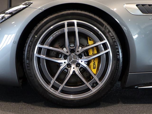 ＧＴ ４３　クーペ　ＡＭＧドライビングパッケージ　ＡＭＧパフォーマンスパッケージ　リアアスクルステアリング　２０インチＡＭＧアルミホイール　ステアリングヒーター　プライバシーガラス　ＡＭＧイエローブレーキキャリパー（17枚目）