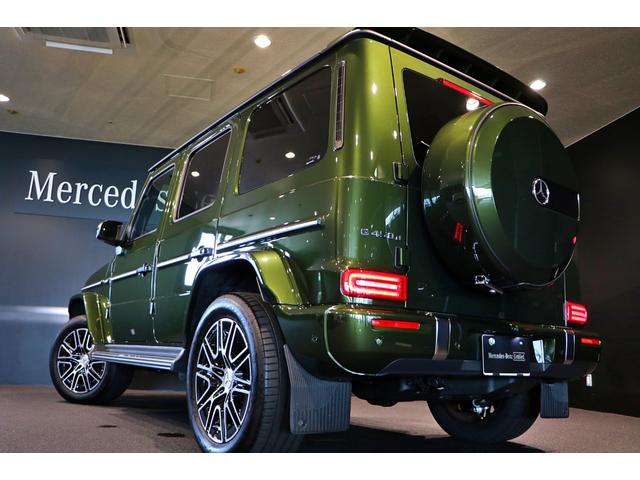 Ｇクラス Ｇ４５０ｄ　ＡＭＧラインパッケージ　ＭＡＮＵＦＡＫＴＵＲプログラムプラス　ロゴパッケージ　ボディ同色スペアタイヤリング　ツートンカラーステアリング　ウッドインテリアトリム（4枚目）