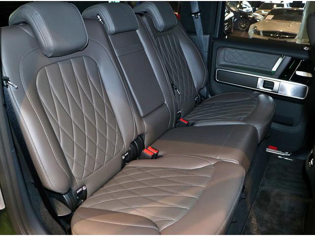 Ｇクラス Ｇ４５０ｄ　ＡＭＧラインパッケージ　ＭＡＮＵＦＡＫＴＵＲプログラムプラス　ロゴパッケージ　ボディ同色スペアタイヤリング　ツートンカラーステアリング　ウッドインテリアトリム（17枚目）