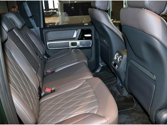 Ｇクラス Ｇ４５０ｄ　ＡＭＧラインパッケージ　ＭＡＮＵＦＡＫＴＵＲプログラムプラス　ロゴパッケージ　ボディ同色スペアタイヤリング　ツートンカラーステアリング　ウッドインテリアトリム（18枚目）
