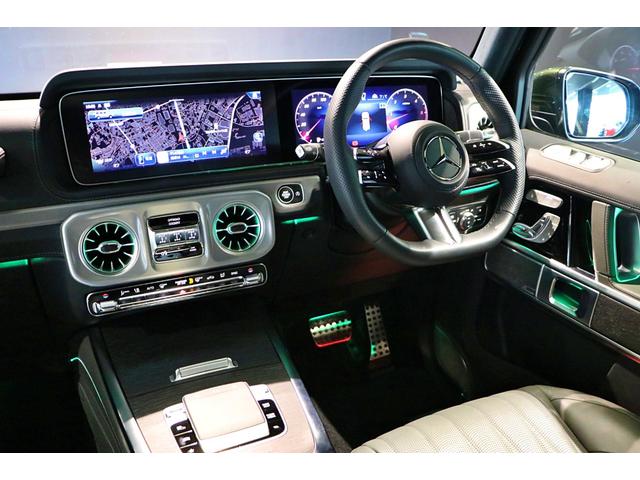 Ｇクラス Ｇ４５０ｄ　ＡＭＧラインパッケージ　ＭＡＮＵＦＡＫＴＵＲプログラムプラス　ロゴパッケージ　ボディ同色スペアタイヤリング　ツートンカラーステアリング　ウッドインテリアトリム（23枚目）