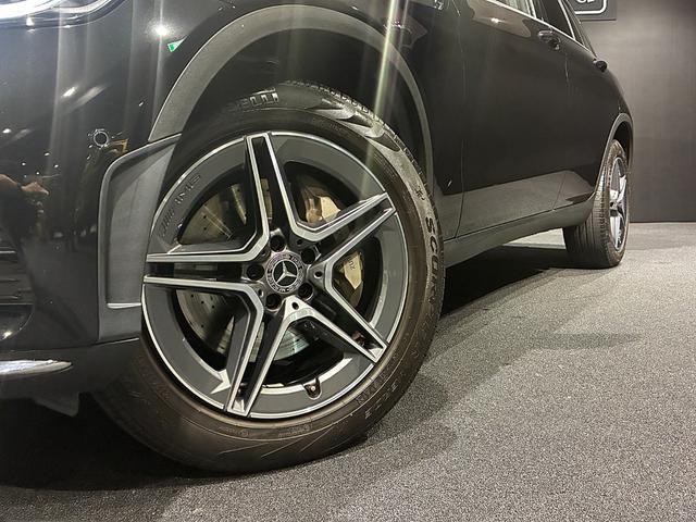 ＧＬＣ ＧＬＣ２２０ｄ　４マチック　ＡＭＧライン　パノラミックスライディングルーフ　６４色アンビエントライト　後期モデル　ＭＢＵＸ（7枚目）
