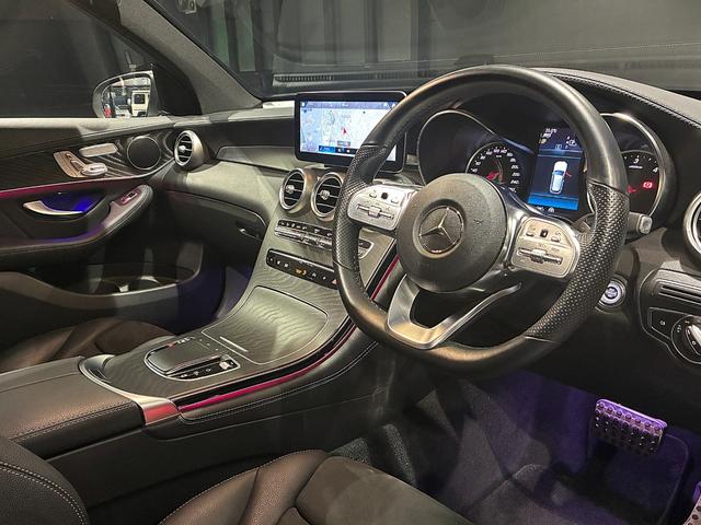 ＧＬＣ ＧＬＣ２２０ｄ　４マチック　ＡＭＧライン　パノラミックスライディングルーフ　６４色アンビエントライト　後期モデル　ＭＢＵＸ（10枚目）
