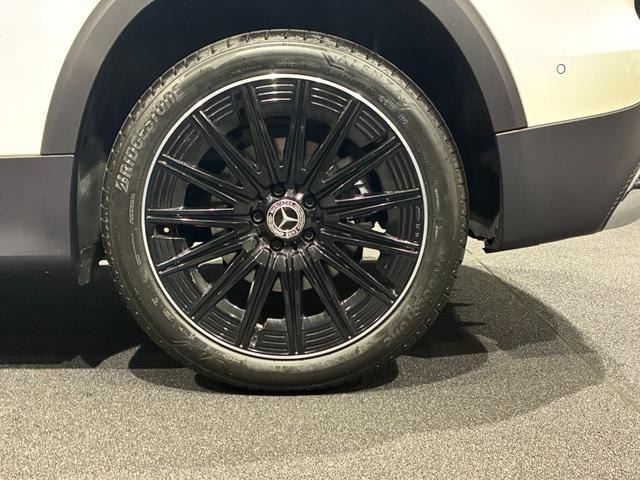 ＧＬＢ ＧＬＢ２００ｄ　４マチック　アーバンスターズ　パノラミックスライディングルーフ　本革シート　２０インチＡＭＧアルミホイール　６４色アンビエントライト　３６０°カメラ　フットトランクオープナー　ＡＭＧライン　ＭＢＵＸ　ＡＲナビ（12枚目）