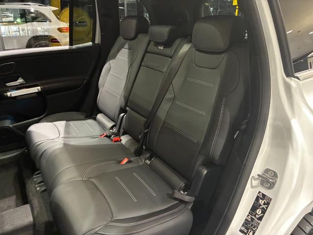 ＧＬＢ ＧＬＢ２００ｄ　４マチック　アーバンスターズ　パノラミックスライディングルーフ　本革シート　２０インチＡＭＧアルミホイール　６４色アンビエントライト　３６０°カメラ　フットトランクオープナー　ＡＭＧライン　ＭＢＵＸ　ＡＲナビ（25枚目）