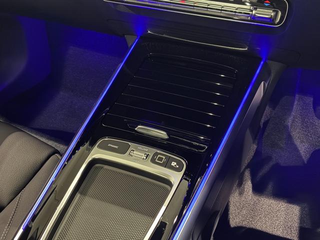 ＧＬＢ ＧＬＢ２００ｄ　４マチック　アーバンスターズ　パノラミックスライディングルーフ　本革シート　２０インチＡＭＧアルミホイール　６４色アンビエントライト　３６０°カメラ　フットトランクオープナー　ＡＭＧライン　ＭＢＵＸ　ＡＲナビ（42枚目）