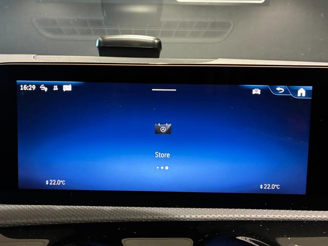 ＣＬＡクラス シューティングブレーク ＣＬＡ２００ｄシューティングブレークアーバンスターズ　本革シート（レッドペッパーブラック）　マルチビームＬＥＤヘッドライト　３６０°カメラシステム　スポーティエンジンサウンド　フットトランクオープナー　１９インチＡＭＧブラックアルミホイール　ＭＢＵＸ（35枚目）