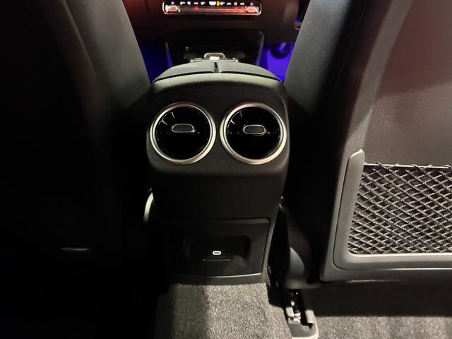 ＣＬＡクラス シューティングブレーク ＣＬＡ２００ｄシューティングブレークアーバンスターズ　本革シート（レッドペッパーブラック）　マルチビームＬＥＤヘッドライト　３６０°カメラシステム　スポーティエンジンサウンド　フットトランクオープナー　１９インチＡＭＧブラックアルミホイール　ＭＢＵＸ（43枚目）