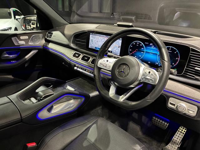 GLE GLE400d 4マチックスポーツ パノラミックスライディングルーフ MBUX 64色アンビエントライト 黒本革シート(12枚目)