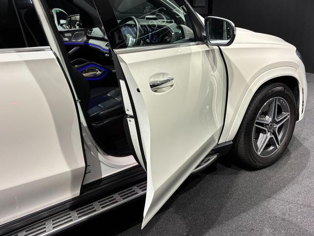 GLE GLE400d 4マチックスポーツ パノラミックスライディングルーフ MBUX 64色アンビエントライト 黒本革シート(24枚目)