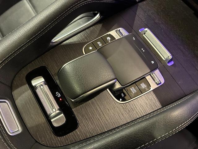 GLE GLE400d 4マチックスポーツ パノラミックスライディングルーフ MBUX 64色アンビエントライト 黒本革シート(40枚目)