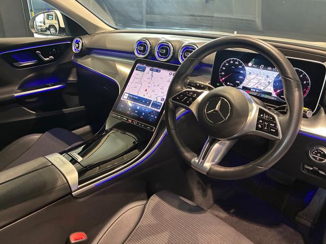 Ｃクラスステーションワゴン Ｃ２００ステーションワゴン　アバンギャルド　ベーシックパッケージ　ヘッドアップディスプレイ　ＭＢＵＸ　ＡＲナビゲーション　３６０°カメラ　アバンギャルドラインエクステリア＆インテリア　１７インチアルミ　前席シートヒーター　アダプティブハイビーム（13枚目）