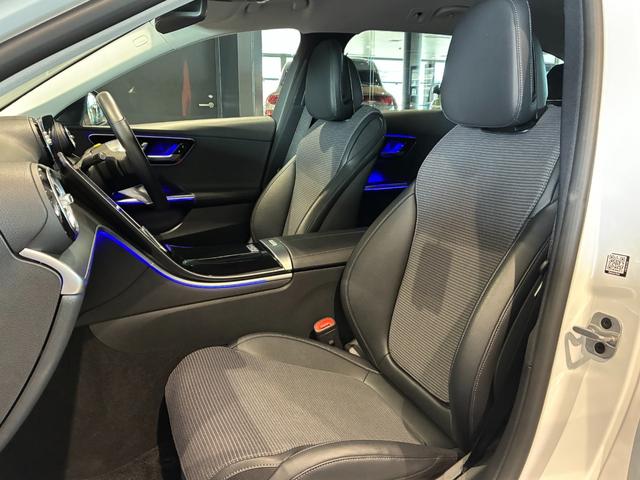 Ｃクラスステーションワゴン Ｃ２００ステーションワゴン　アバンギャルド　ベーシックパッケージ　ヘッドアップディスプレイ　ＭＢＵＸ　ＡＲナビゲーション　３６０°カメラ　アバンギャルドラインエクステリア＆インテリア　１７インチアルミ　前席シートヒーター　アダプティブハイビーム（22枚目）