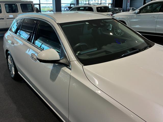 Ｃクラスステーションワゴン Ｃ２００ステーションワゴン　アバンギャルド　ベーシックパッケージ　ヘッドアップディスプレイ　ＭＢＵＸ　ＡＲナビゲーション　３６０°カメラ　アバンギャルドラインエクステリア＆インテリア　１７インチアルミ　前席シートヒーター　アダプティブハイビーム（24枚目）