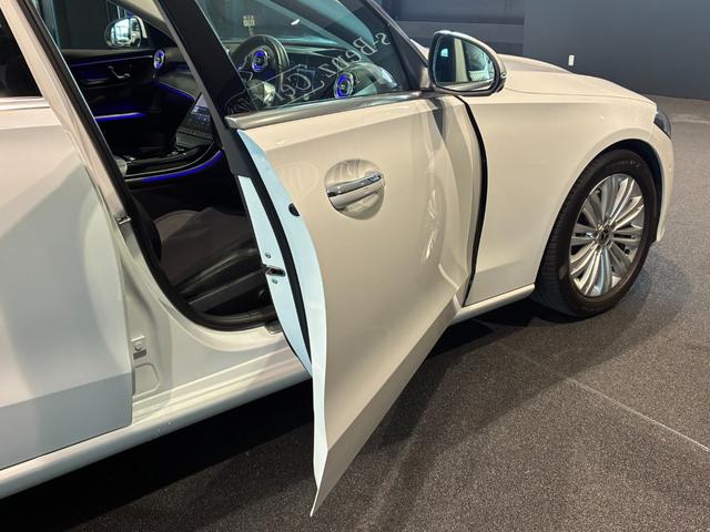 Ｃクラスステーションワゴン Ｃ２００ステーションワゴン　アバンギャルド　ベーシックパッケージ　ヘッドアップディスプレイ　ＭＢＵＸ　ＡＲナビゲーション　３６０°カメラ　アバンギャルドラインエクステリア＆インテリア　１７インチアルミ　前席シートヒーター　アダプティブハイビーム（25枚目）