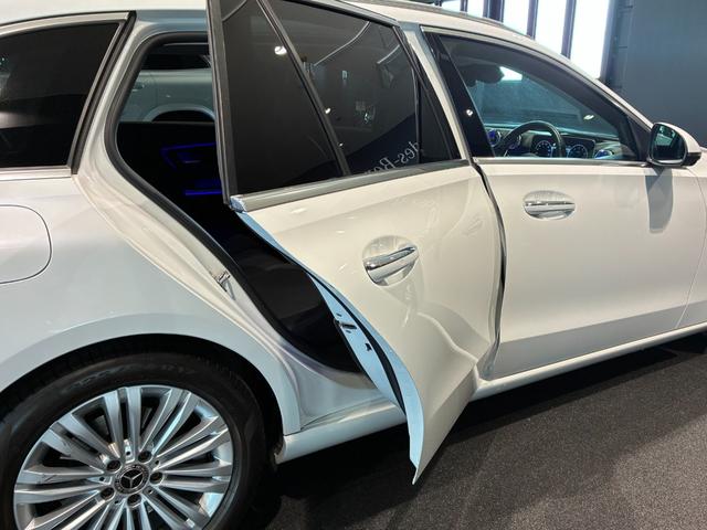 Ｃクラスステーションワゴン Ｃ２００ステーションワゴン　アバンギャルド　ベーシックパッケージ　ヘッドアップディスプレイ　ＭＢＵＸ　ＡＲナビゲーション　３６０°カメラ　アバンギャルドラインエクステリア＆インテリア　１７インチアルミ　前席シートヒーター　アダプティブハイビーム（26枚目）