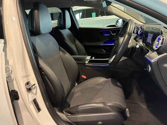 Ｃクラスステーションワゴン Ｃ２００ステーションワゴン　アバンギャルド　ベーシックパッケージ　ヘッドアップディスプレイ　ＭＢＵＸ　ＡＲナビゲーション　３６０°カメラ　アバンギャルドラインエクステリア＆インテリア　１７インチアルミ　前席シートヒーター　アダプティブハイビーム（30枚目）