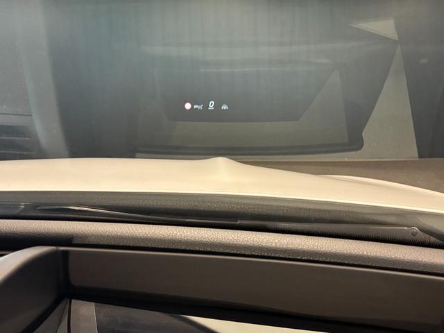 Ｃクラスステーションワゴン Ｃ２００ステーションワゴン　アバンギャルド　ベーシックパッケージ　ヘッドアップディスプレイ　ＭＢＵＸ　ＡＲナビゲーション　３６０°カメラ　アバンギャルドラインエクステリア＆インテリア　１７インチアルミ　前席シートヒーター　アダプティブハイビーム（39枚目）