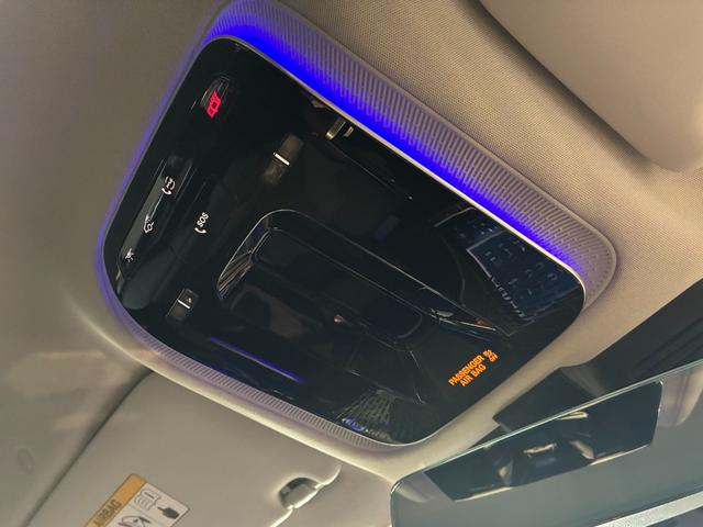 Ｃクラスステーションワゴン Ｃ２００ステーションワゴン　アバンギャルド　ベーシックパッケージ　ヘッドアップディスプレイ　ＭＢＵＸ　ＡＲナビゲーション　３６０°カメラ　アバンギャルドラインエクステリア＆インテリア　１７インチアルミ　前席シートヒーター　アダプティブハイビーム（42枚目）