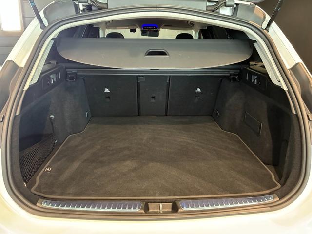 Ｃクラスステーションワゴン Ｃ２００ステーションワゴン　アバンギャルド　ベーシックパッケージ　ヘッドアップディスプレイ　ＭＢＵＸ　ＡＲナビゲーション　３６０°カメラ　アバンギャルドラインエクステリア＆インテリア　１７インチアルミ　前席シートヒーター　アダプティブハイビーム（44枚目）