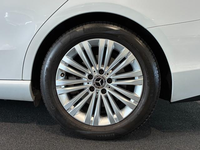 Ｃクラスステーションワゴン Ｃ２００ステーションワゴン　アバンギャルド　ベーシックパッケージ　ヘッドアップディスプレイ　ＭＢＵＸ　ＡＲナビゲーション　３６０°カメラ　アバンギャルドラインエクステリア＆インテリア　１７インチアルミ　前席シートヒーター　アダプティブハイビーム（50枚目）