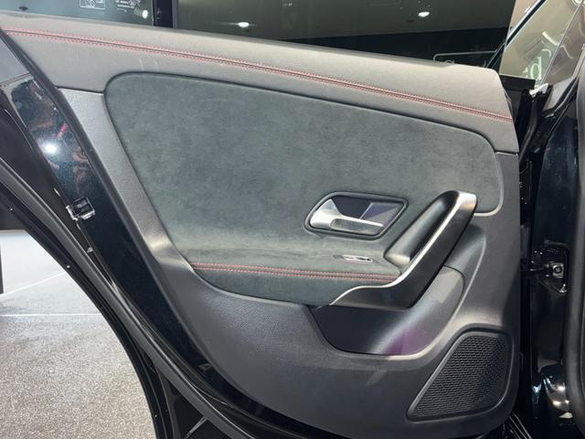CLAクラス シューティングブレーク CLA200d シューティングブレークAMGラインP スポーツシート スポーツブレーキシステム マルチビームLEDヘッドライト 18インチAMGアルミホイール MBUX(24枚目)